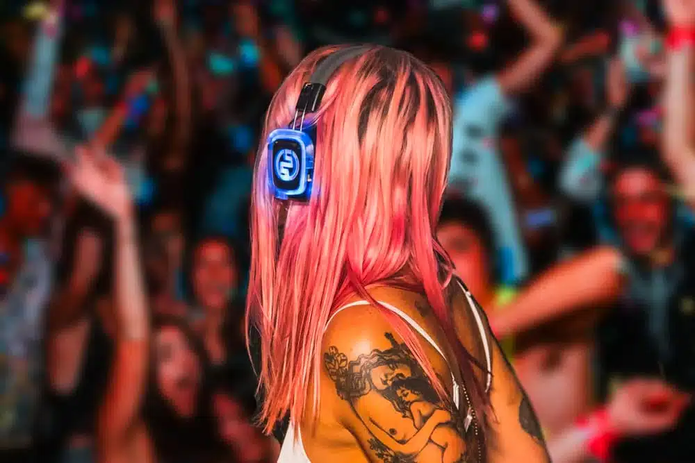 headphones-sx809-in-use-2 wireless headphones sx809