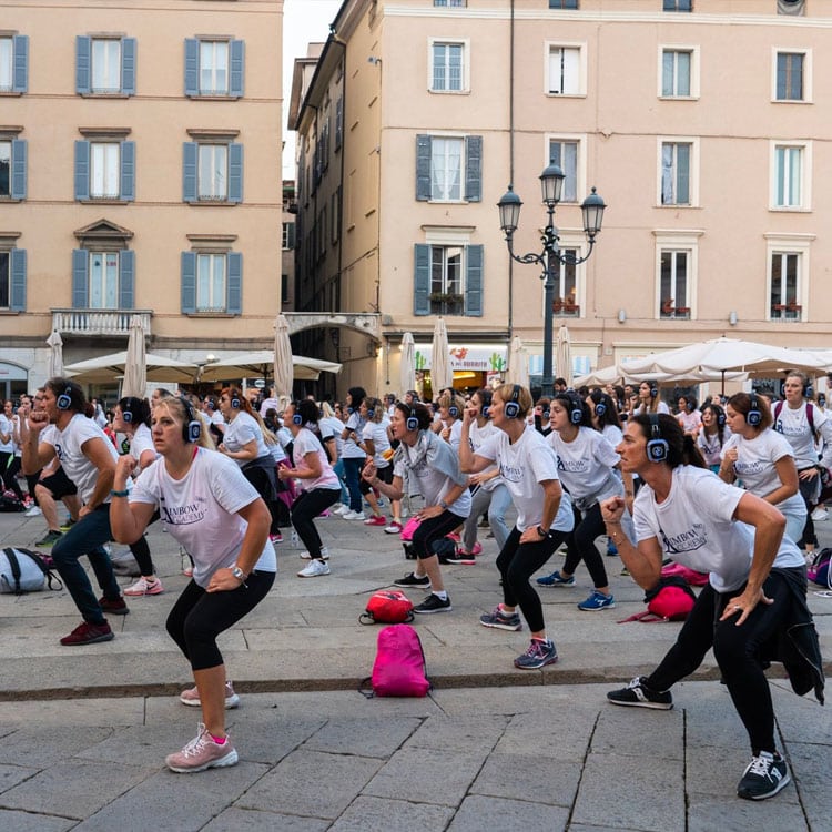 walking-headphones-fitness
